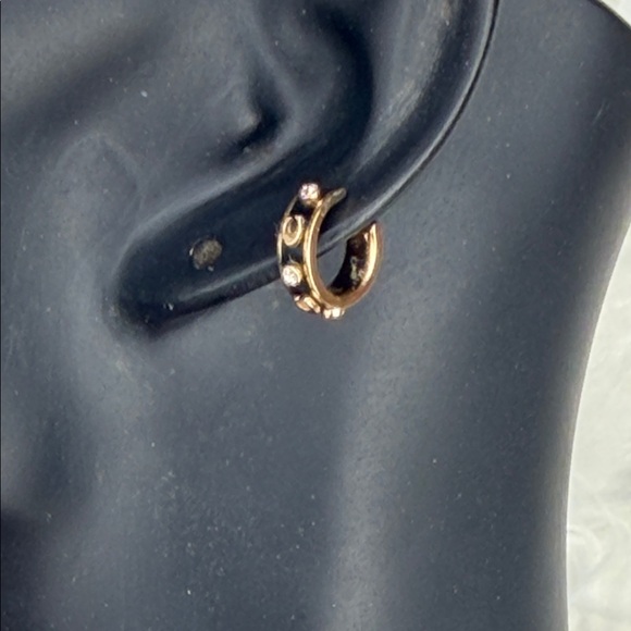 NWT Coach Signature Enamel Stone Ear Cuff Black/Gold - Picture 4 of 9